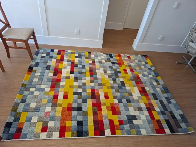 Tapete 2x2,5m São Carlos modelo Pixel, higienizado