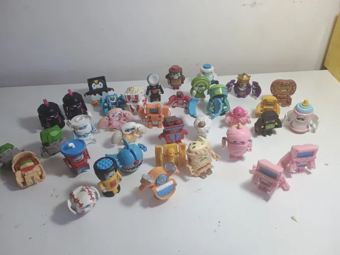 Coleção Transformers BotBots 36 bonecos