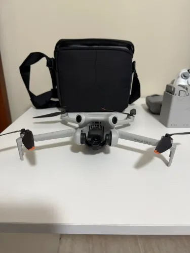 DJI Mini 4 Pro - Combo Fly More