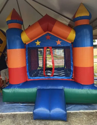 Castelinho pula pula e Mini Tobogã com Piscina de Bolinhas 