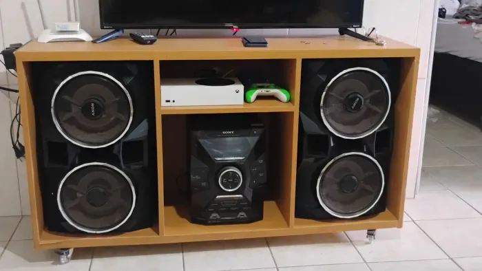 Rack em madeira 