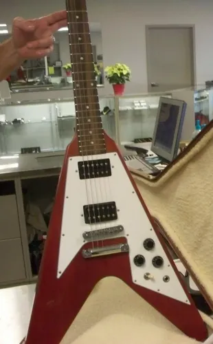 Gibson Flying V com case