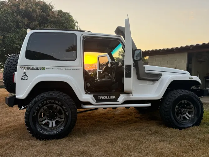 Troller T-4 4X4 3.0 TB Int. Cap. Lona Diesel 2011