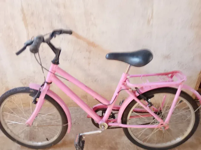 Vende-se as duas bicicletas por 200,00, não aceito trocas.