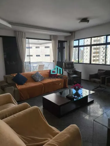 Exclusivo no Meireles: 194m², 1 por andar, 3 Suítes + Gabinete, a poucas quadras da Beira-