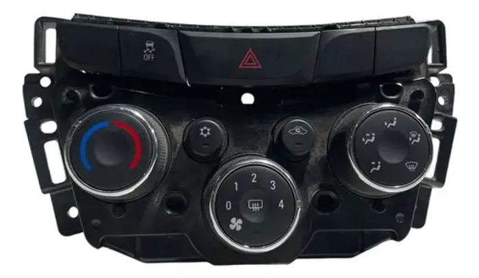 Comando De Ar + Botão Pisca Alerta Tracker 2020