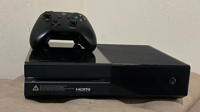 ? Vendo Xbox One Fat 500GB - Preto Classic