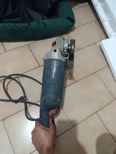 Vende-se lixadeira  