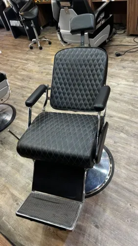 Cadeira Reclinável Hidráulica Barbeiro Diamond Cromo Custom Black DHOSTER