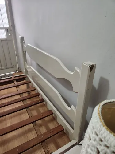 Cama Colchão e Criado Mudo