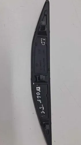 Refletor Parachoque Tras Ld Volkswagen Golf Tsi 2015 A 2020 Preto