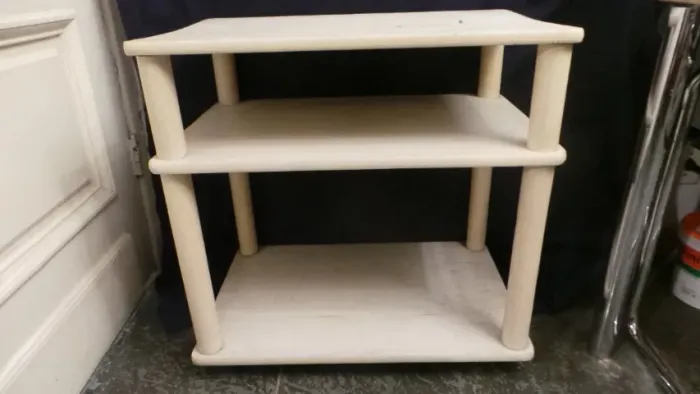 RACK ANTIGO PARA TV OU SOM EM MADEIRA PATINADA