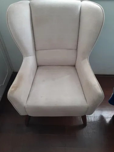 Poltrona bege retrô