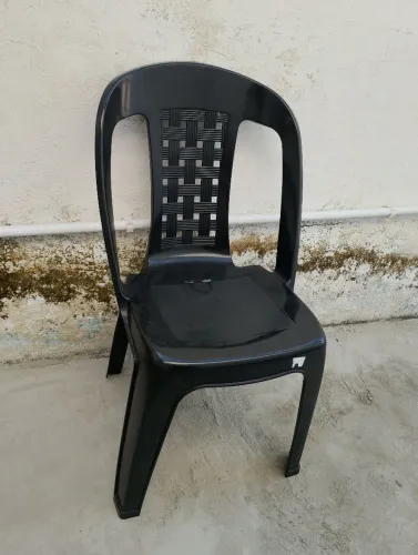 Cadeira Plástica Sem Braço Preta Modelo Bistrô da Arqplast