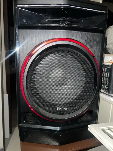 Caixa de som PHILCO 7100 com bateria interna