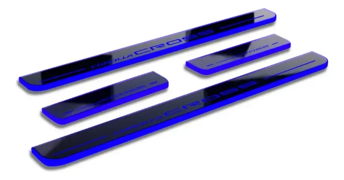 Soleira para Corolla Cross híbrido iluminada a LED. totalmente usual.