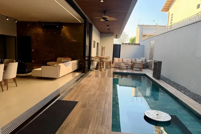Casa à venda | 3 Suítes | Jacuzzi | Setor Beira lago em Araguaína TO