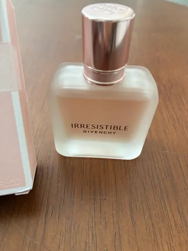 Perfume Givenchy para cabelo 