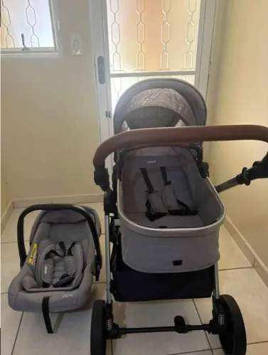 Carrinho de bebê Moisés + Bebê conforto