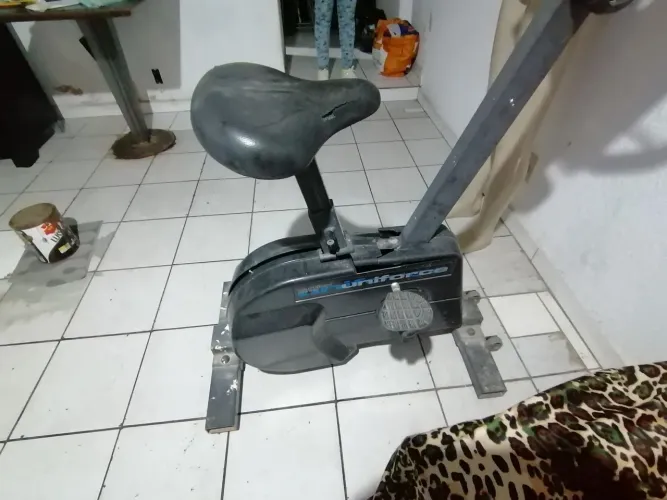 Bicicleta ergométrica, magnética! Leia descrição!