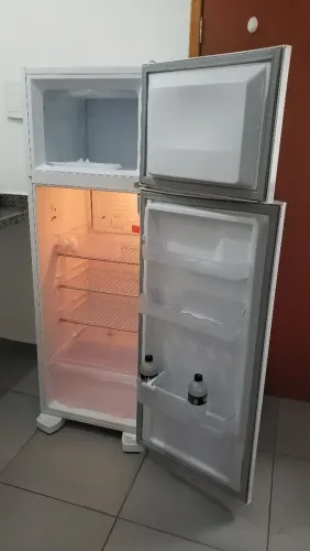 Geladeira Electrolux 260L MUITO NOVA