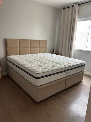 Cama box/baú KING + colchão + painel
