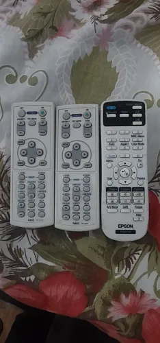 Controle de projetores diversos 