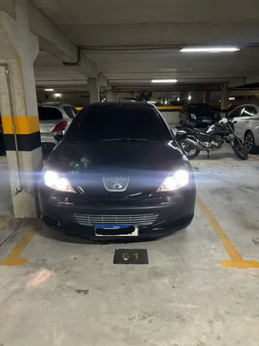 Peugeot 207 XR 1.4 Flex 8V 5P 2011