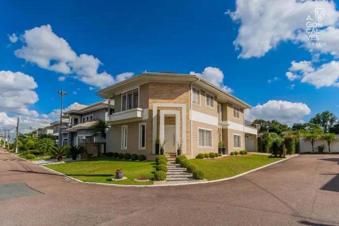 Casa em Condomínio no Villaggio Castel Del Monte II, 04 Quartos , 04 Vagas, Piscina, Umbar
