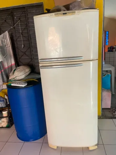 Geladeira com defeito 