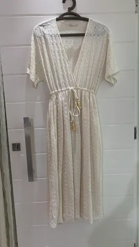 Lote de roupas de grifes semi novas e novas tb