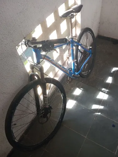 Bicicleta speed com avarias