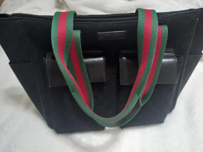 Bolsa Gucci tote preta alça vermelha verde