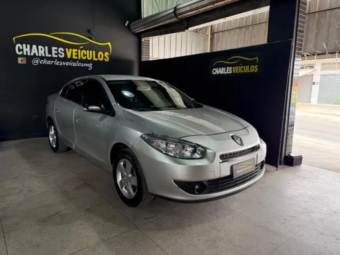 Renault Fluence Sed. Dynamique 2.0 16V Flex Aut. 2013
