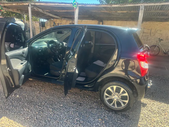 Toyota Etios X 1.3 Flex 16V 5P Mec. 2015