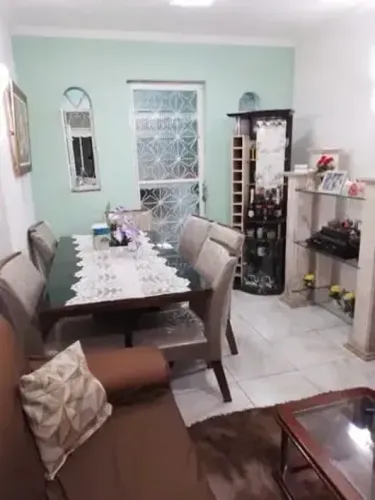 CASA COM 2 QUARTOS EM GUADALUPE