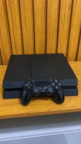 PS4 Fat + 144 Jogos digitais + Controle Original