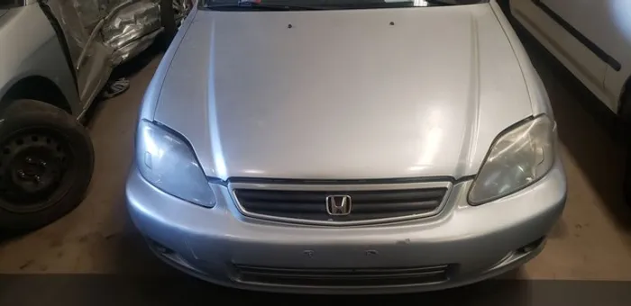 Capô civic 2000