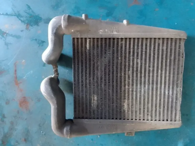 Intercooler MB 1620 peça para reposição 