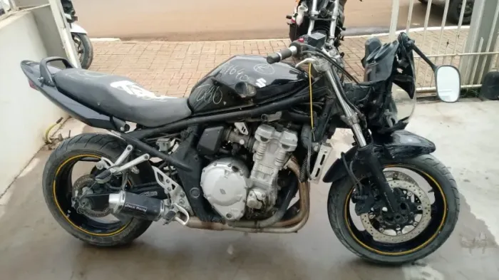 Sucata de moto para venda de peças suzuki Bandit 650 ano 2011