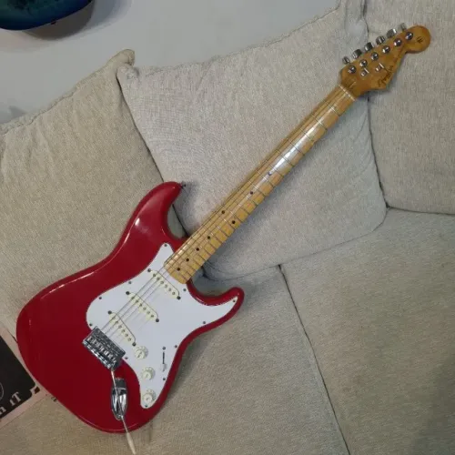 Guitarra Fender All Parts + case Fender Relic (Musicalvo)