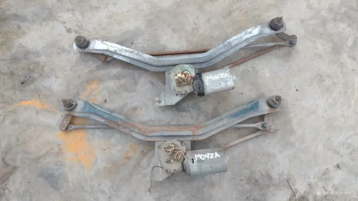 Motor parabrisa pivô Kadett Monza 