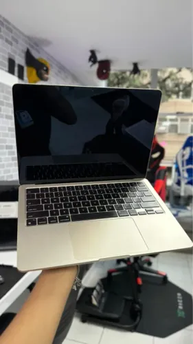 MacBook Air 2022, M2 8GB RAM 256GB SSD Apenas 40 ciclos de bateria