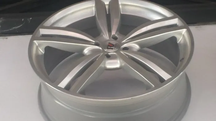 Roda esportiva aro 20 Modelo da Tiguan Prata Volkswagen Gol 4x100