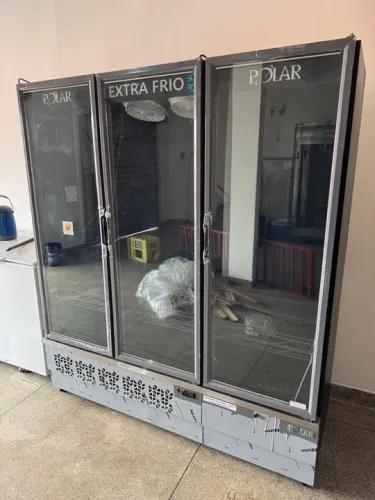 Expositor para Cerveja e Carne Extra Frio - Polar 3 Portas