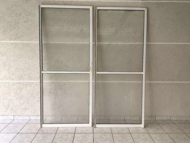Porta balcão de alumínio Premium