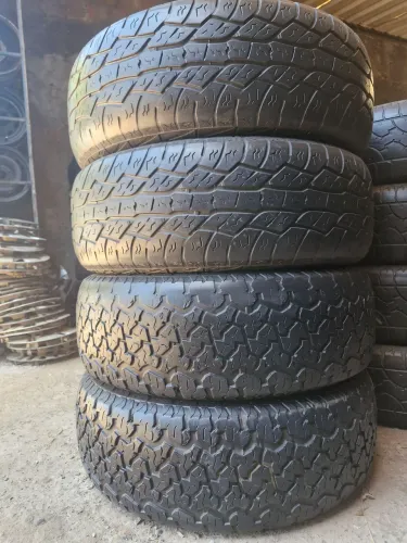 Pares de Pneus 275/65/18