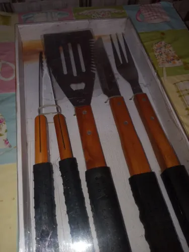Jogo de utensílios para churrasco