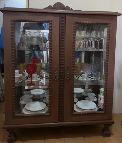 Cristaleira Rústica Antiga (em perfeito estado)