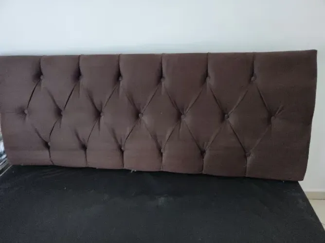 Cama baú casal com cabeceira capitone